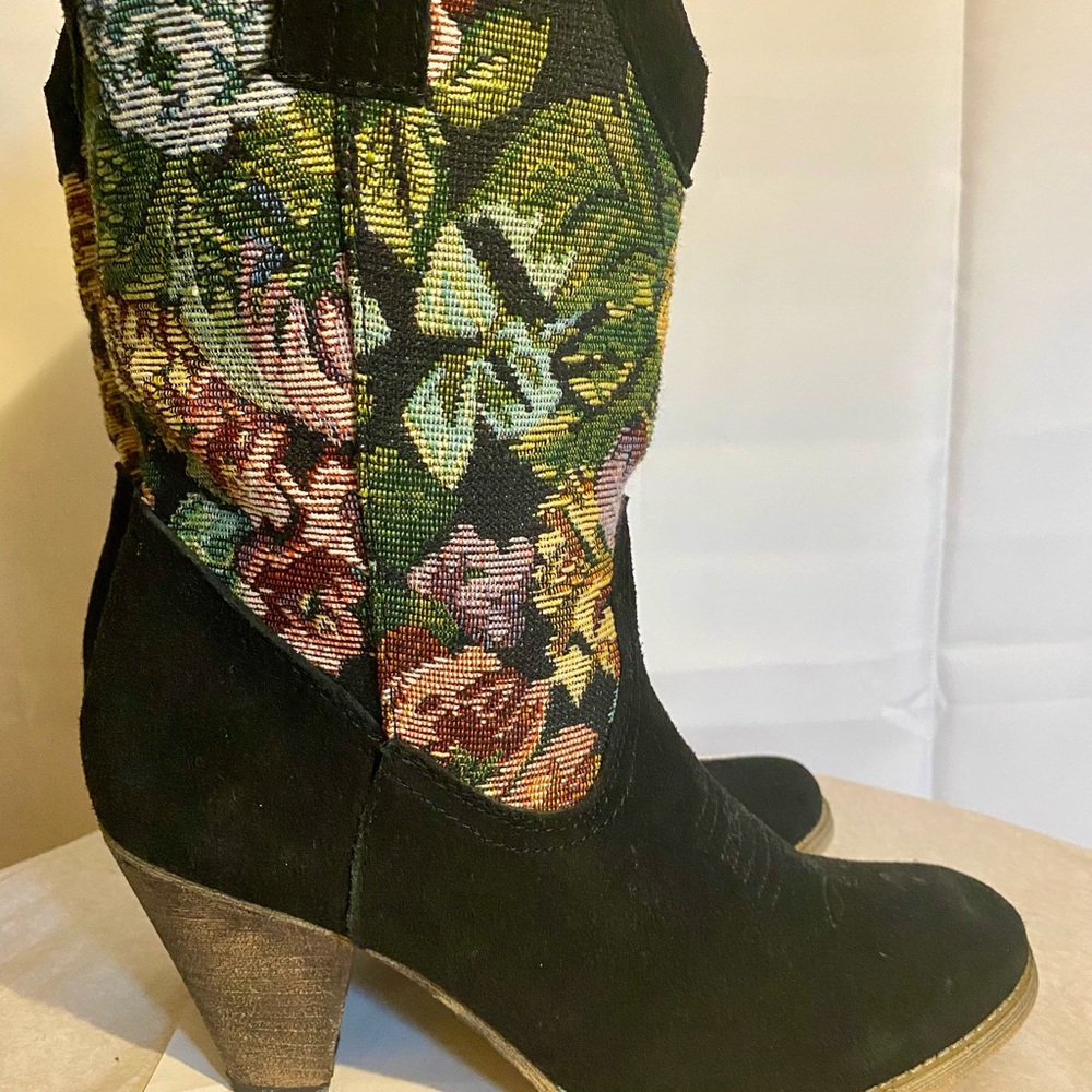 Women’s Very Volatile Black Multicolor Embroidered Heeled Boots Size 10 - Picture 9 of 13